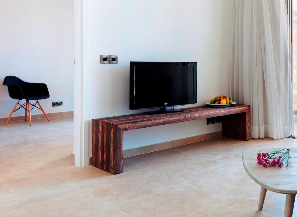 Amphora Hotel & Suites Paphos Extérieur photo