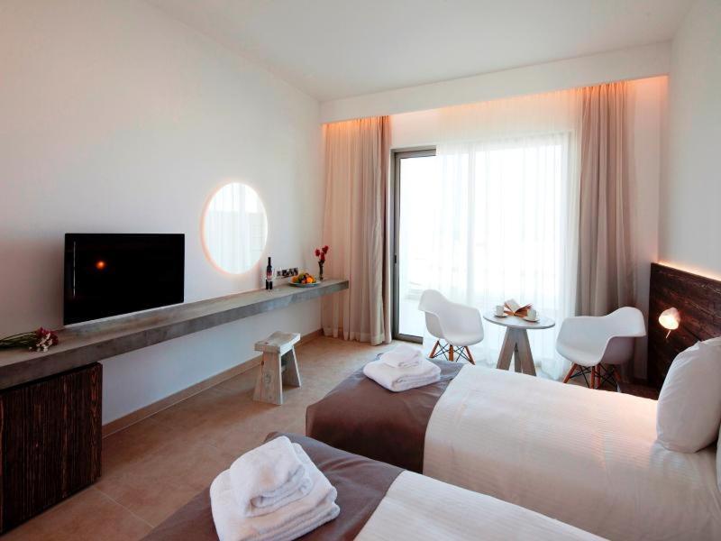 Amphora Hotel & Suites Paphos Chambre photo