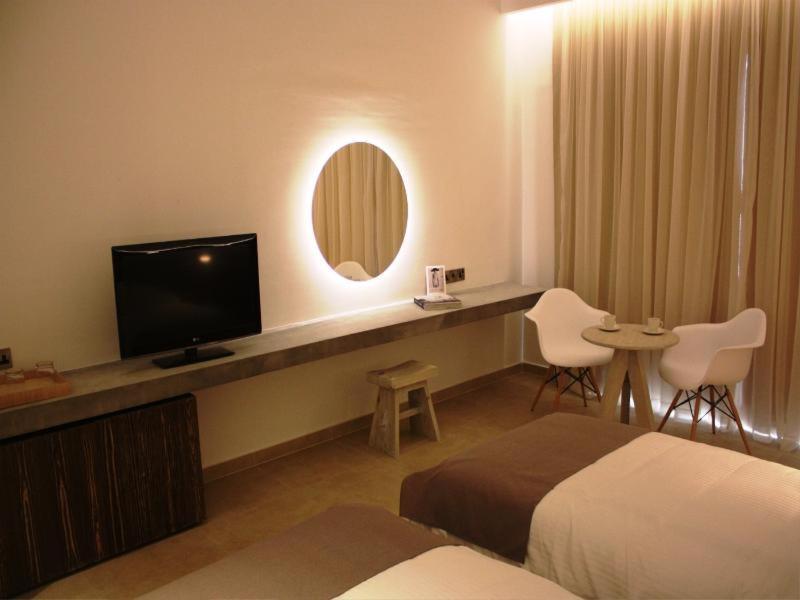 Amphora Hotel & Suites Paphos Chambre photo
