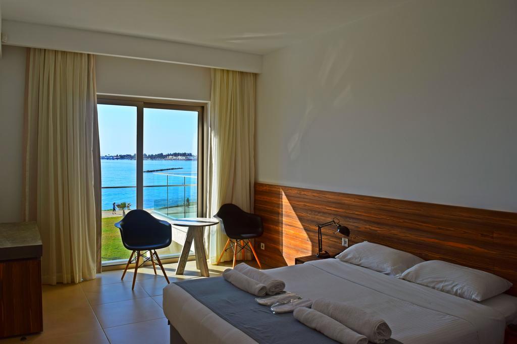 Amphora Hotel & Suites Paphos Extérieur photo