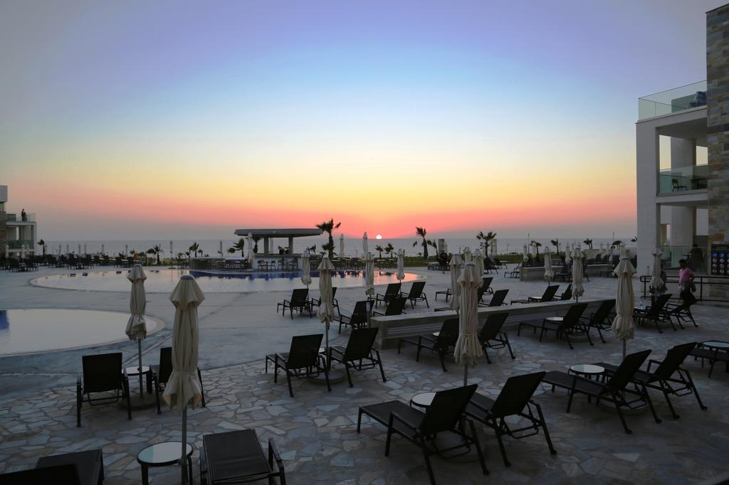 Amphora Hotel & Suites Paphos Extérieur photo