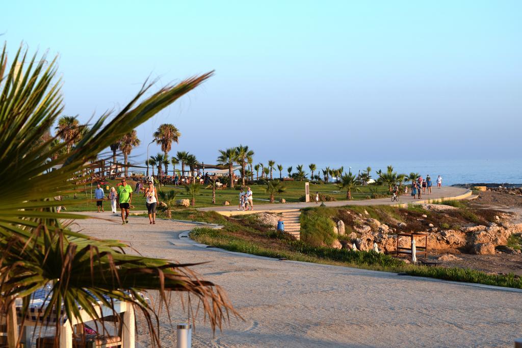 Amphora Hotel & Suites Paphos Extérieur photo